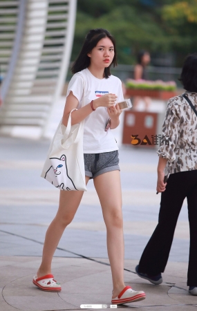 热裤，长腿，洞洞鞋-10P