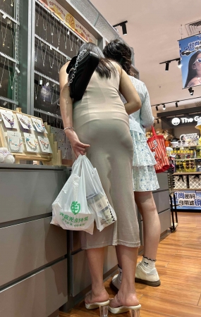气质优雅的连衣长裙知性女孩