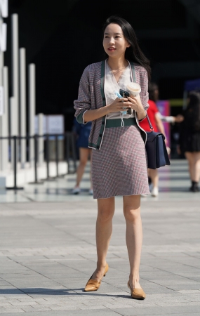 职业装少妇