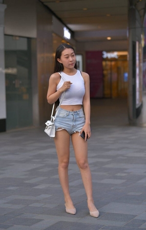 性感牛仔短裤 [22P-267MB]