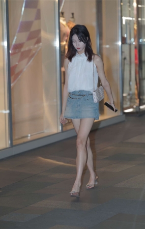 高挑精致靓丽