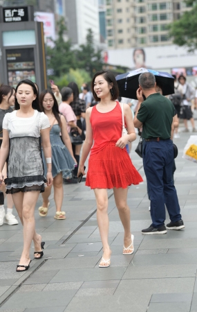 玉溪红裙哈哈女
