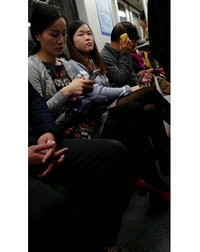 4k-地铁偶遇黑丝美丽熟女。