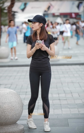 甜美运动女孩