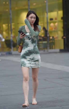 高挑长腿美女