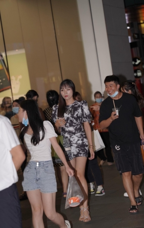 漂亮美眉
