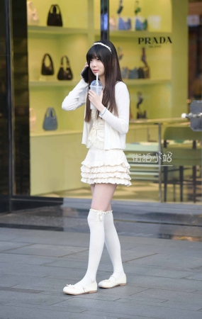 街拍可爱女孩儿