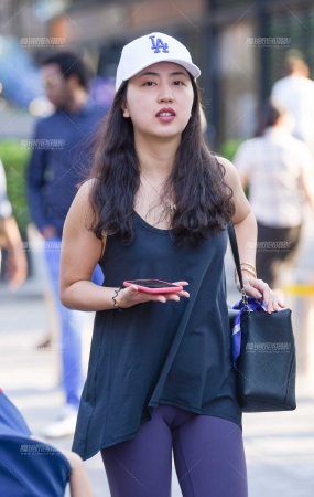 美丽的紧身瑜伽裤女士