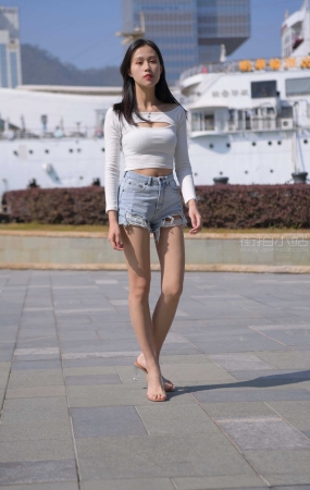 红石摄影作品●美腿热裤女孩 【套图+视频】