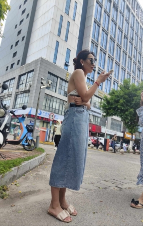 冒死拍到极品内衣外穿女神