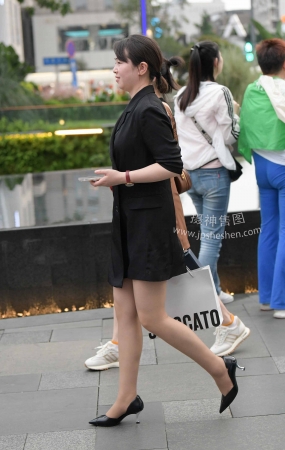 23526-2=58√黑丝素人轻熟女～ 13P