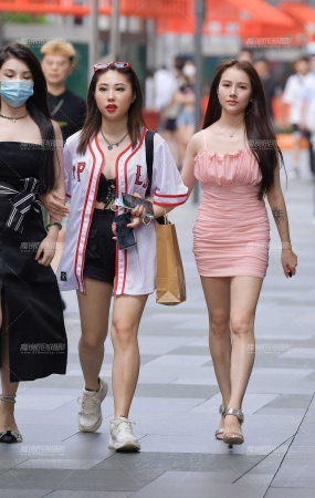 美腿高跟闺蜜