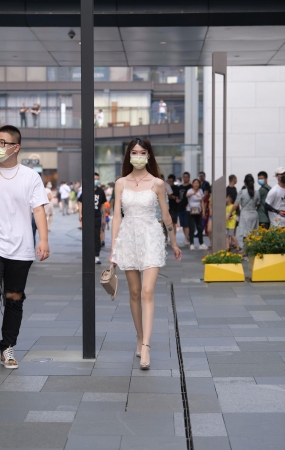 纤细美腿肉丝的女盆友