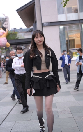 黑色沉静温婉