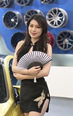 车展肉丝美女3A268[1.41G]
