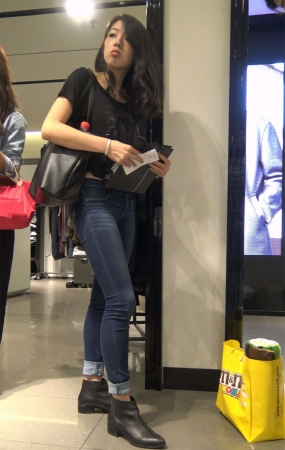 性感紧身牛仔裤美女姐姐2
