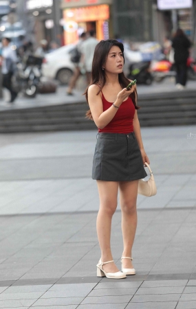 诱惑肉丝街拍少妇-13P