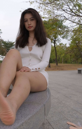 516白裙女孩