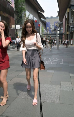 摄霸两个丰满的美腿小姐姐-15P