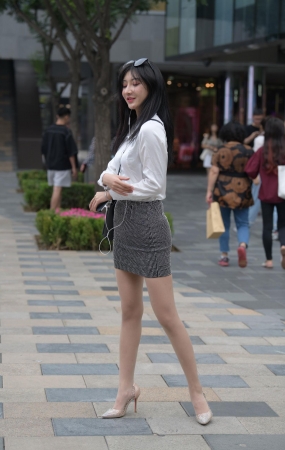 够妩媚吗