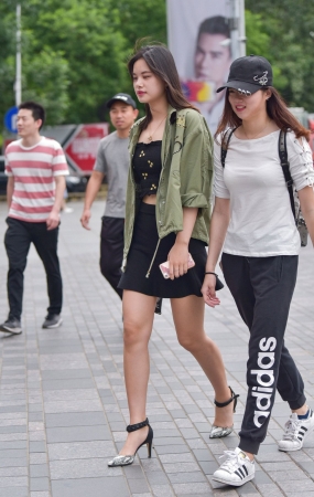 美腿高跟短裙美女-14P
