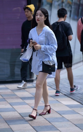美腿美眉