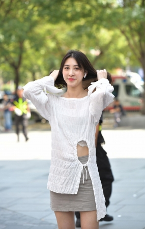 长腿苗条美女街拍