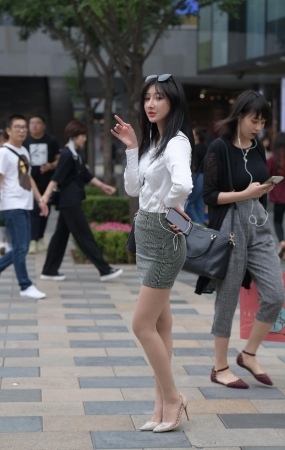性感的长腿包臀裙美女
