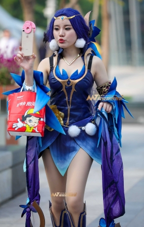 性感小嘴 COSPLAY