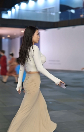 F222翘臀美女（4K）181G