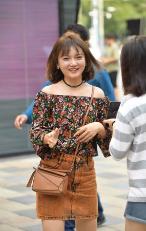 甜美笑容的姐姐