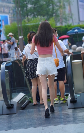热裤小妹