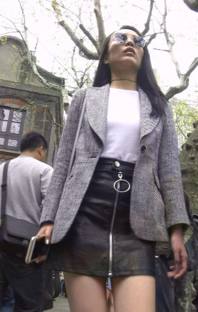 皮裙黑色高跟鞋美腿美女