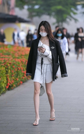 白短裙透明高跟 21-04-18-402