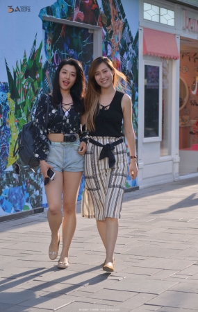 时尚漂亮的俩闺蜜-9P