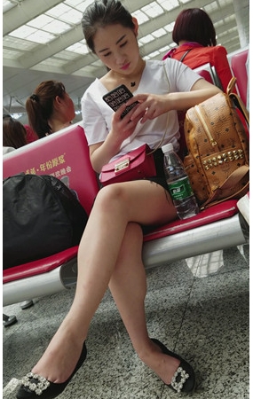漂亮的美腿小姐姐