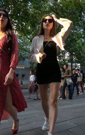 黑色短裙性感美女
