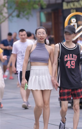 性感女友，羡慕啊这样穿3A213[335M]