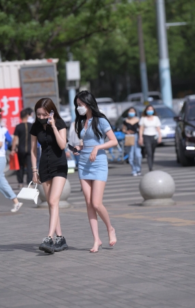 性感蓝裙美女