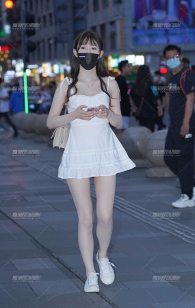 纯情气质肤白貌美