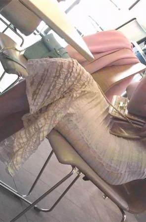 饭覅你拍到的红色高跟鞋美女
