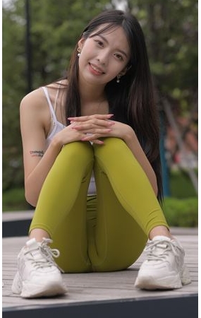 绿色瑜伽裤美女 【套图+视频】