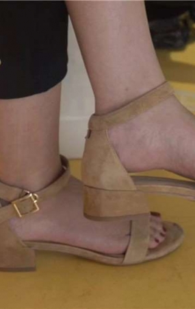 凉高跟，街拍美足美女