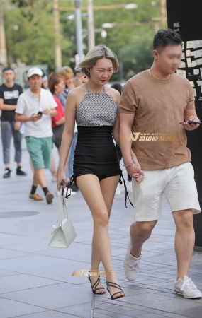 美背，性感肚兜女友