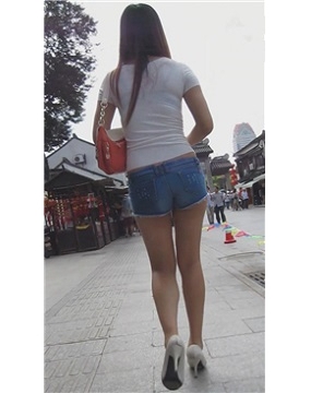街拍极品短热裤高跟长腿颜值美女姐姐 [274 MB]
