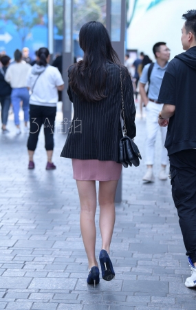比诺-美腿高跟美女-12P