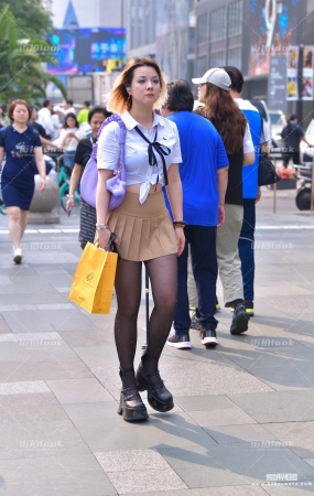 百褶裙黑色长筒袜 23-05-25-46