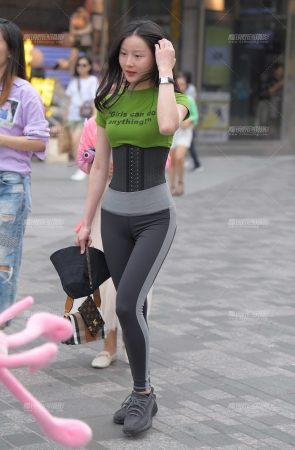 紧身裤美女