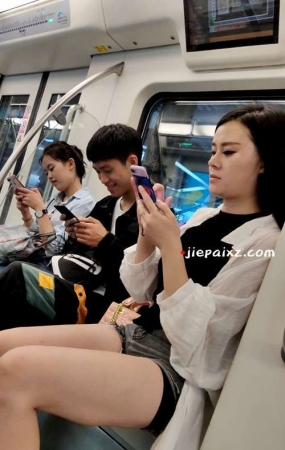 美腿小姐姐 [878 MB/mp4]