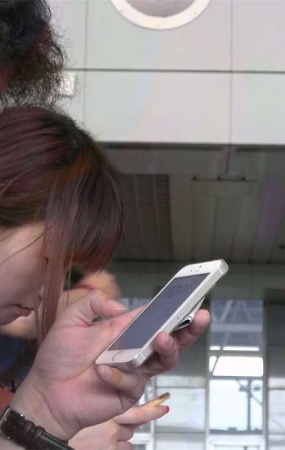 鱼嘴高跟、肉色丝袜美腿
